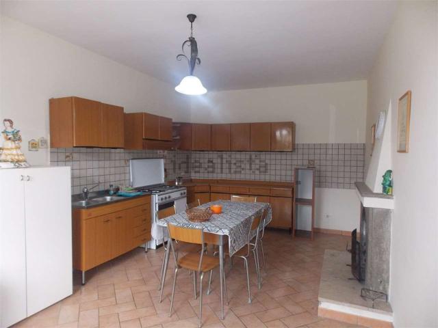 Villetta bifamiliare in vendita di 170 m² in Via Arno, 11
