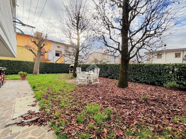 Villetta bifamiliare in vendita di 170 m² in Via Arrigo Boito, 40