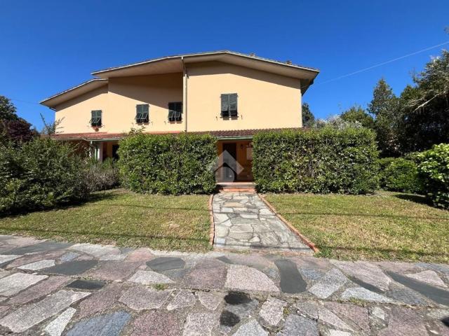 Villetta bifamiliare in vendita di 170 m² in Via C. A. Fabbricotti, 48