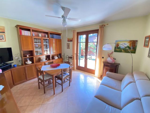 Villetta bifamiliare in vendita di 170 m² in Via Canove, 3