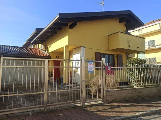Villetta bifamiliare in vendita di 170 m² in Via Carrozzino, 22
