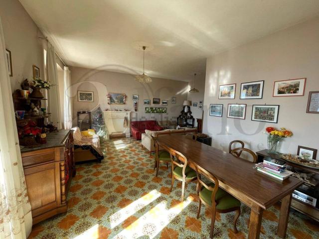 Villetta bifamiliare in vendita di 170 m² in Via Casalotto