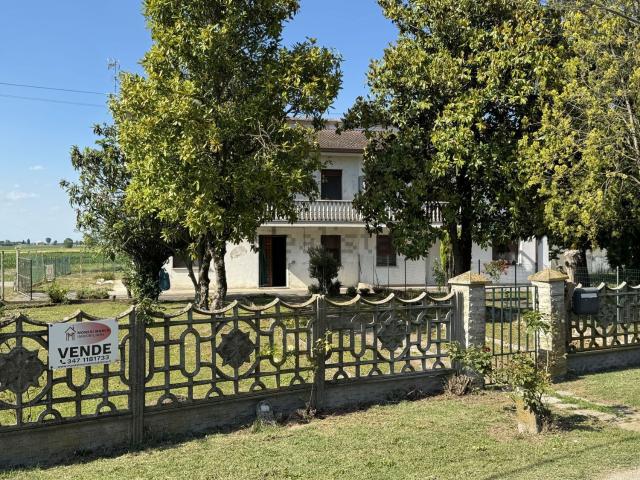 Villetta bifamiliare in vendita di 170 m² in Via Caselle