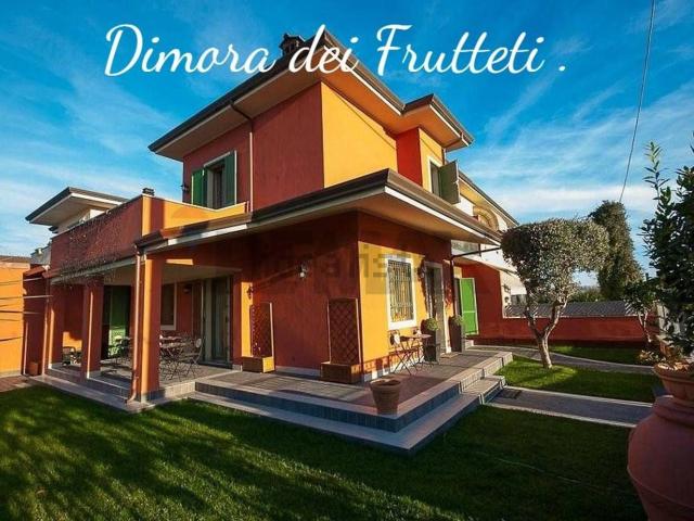 Villetta bifamiliare in vendita di 170 m² in Via dei Frutteti, 1