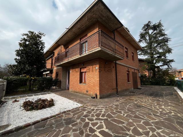 Villetta bifamiliare in vendita di 170 m² in Via F. D. Roosevelt, 25