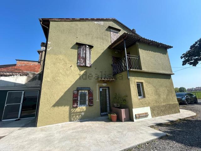 Villetta bifamiliare in vendita di 170 m² in Via Fontane, 29