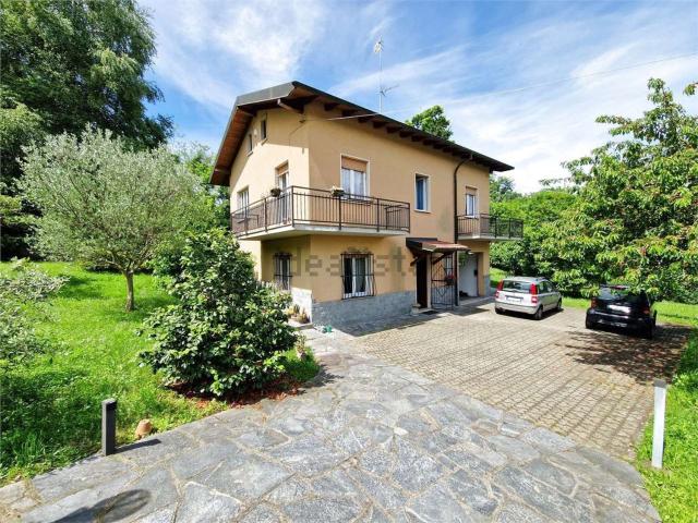 Villetta bifamiliare in vendita di 170 m² in Via Giuseppe Verdi