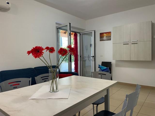 Villetta bifamiliare in vendita di 170 m² in Via Marche, 12