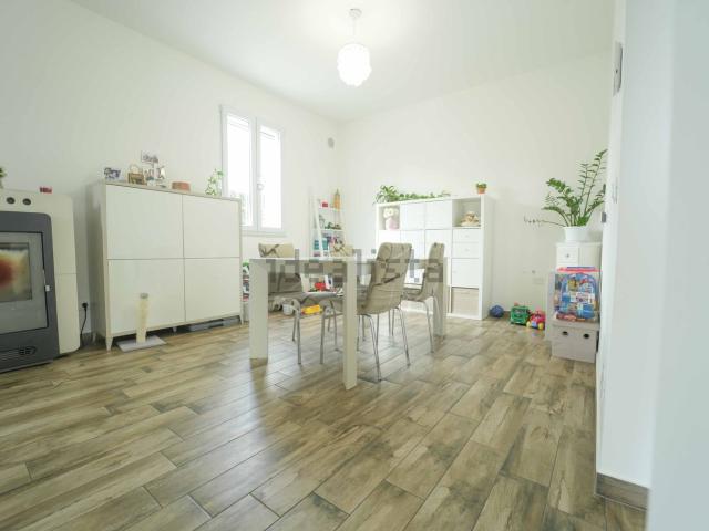 Villetta bifamiliare in vendita di 170 m² in Via Massa, 836