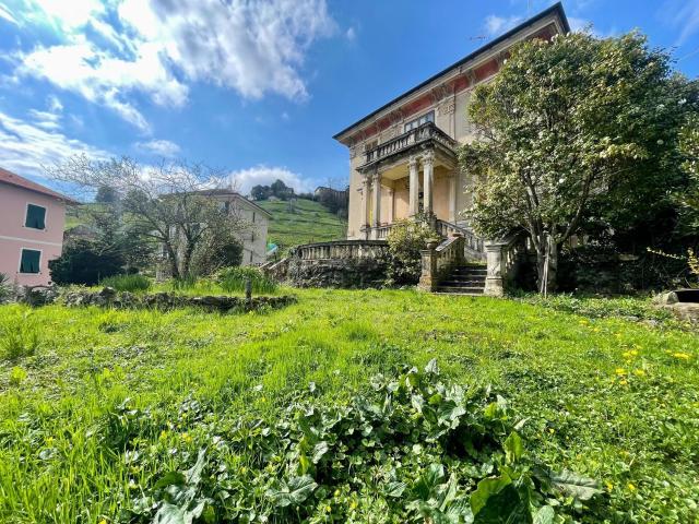 Villetta bifamiliare in vendita di 170 m² in Via Ospedale Andrea Gallino, 27