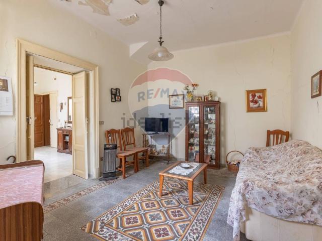 Villetta bifamiliare in vendita di 170 m² in Via Reitano, 3