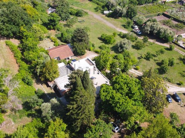 Villetta bifamiliare in vendita di 170 m² in Via Spiaggia del Lago