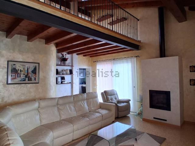 Villetta bifamiliare in vendita di 170 m² in Viale Sanremo