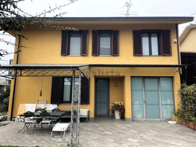 Villetta bifamiliare in vendita di 170 m² in Viale Venezia