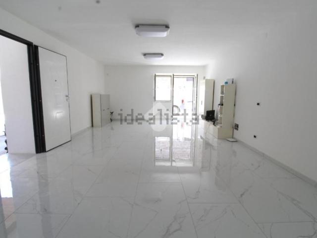Villetta bifamiliare in vendita di 171 m² in Via Crescenzo Esperti, 9