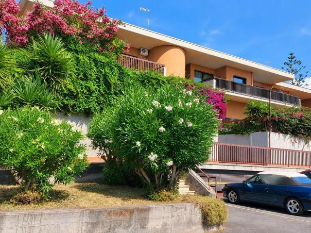 Villetta bifamiliare in vendita di 171 m² in Via Diodoro Siculo, 3