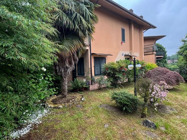 Villetta bifamiliare in vendita di 171 m² in Via Giuseppe Garibaldi, 100