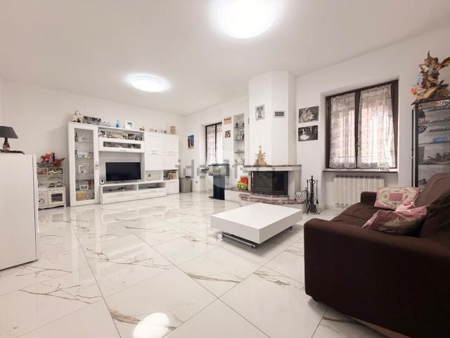 Villetta bifamiliare in vendita di 172 m² in Via Portiola, 15
