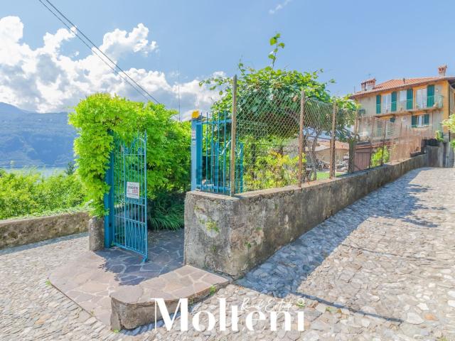 Villetta bifamiliare in vendita di 172 m² in Via San Michele, 29