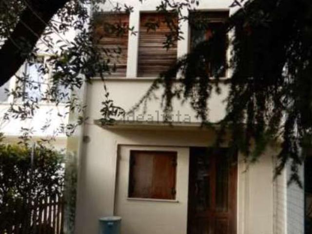 Villetta bifamiliare in vendita di 177 m² in Via Carlo Pisacane