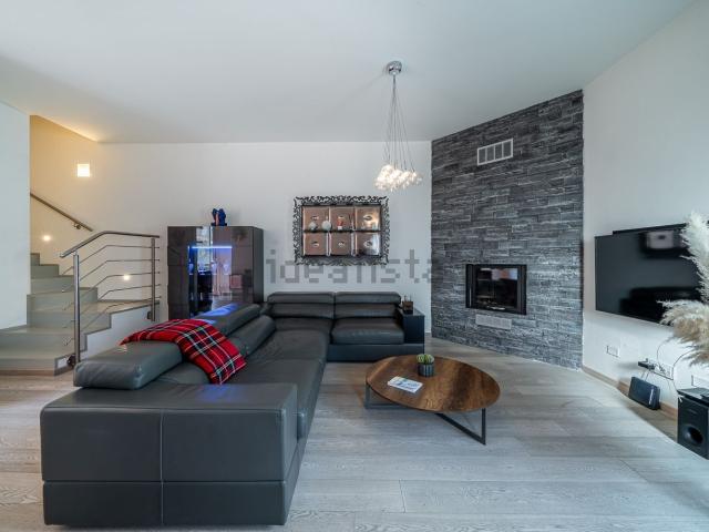 Villetta bifamiliare in vendita di 177 m² in Via Fratelli Grimm