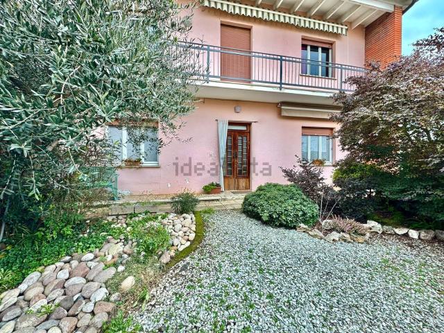 Villetta bifamiliare in vendita di 177 m² in Via Giuseppe Garibaldi, 52