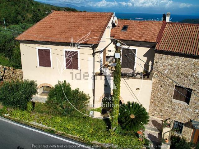 Villetta bifamiliare in vendita di 177 m² in Via San Bernardo