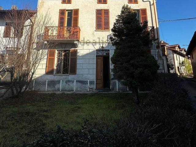 Villetta bifamiliare in vendita di 174 m² in Frazione Bricco Rossi, 7