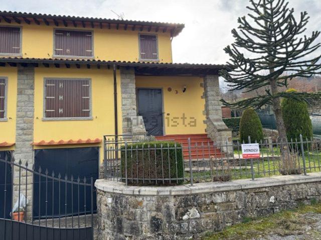 Villetta bifamiliare in vendita di 175 m² in Strada provinciale 71 di Caiano
