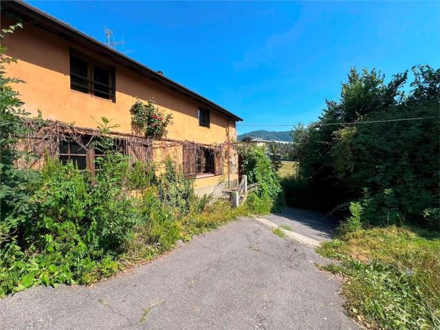 Villetta bifamiliare in vendita di 175 m² in Via Angelo Tacchini