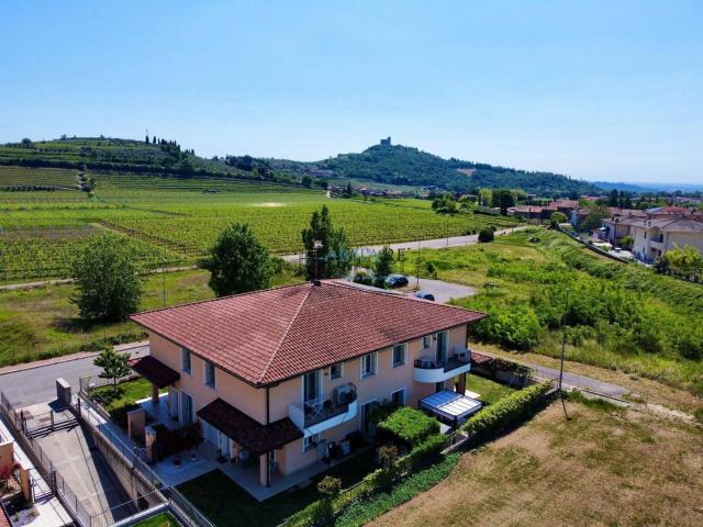 Villetta a schiera in vendita di 175 m² in Via Arano