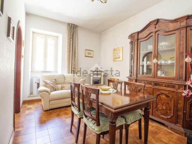 Villetta bifamiliare in vendita di 175 m² in Via de Rossi, 11