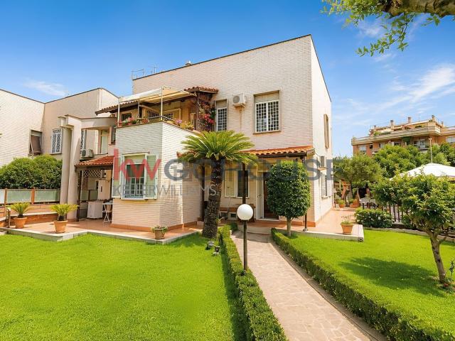 Villetta bifamiliare in vendita di 175 m² in Via dei Sampieri, 30