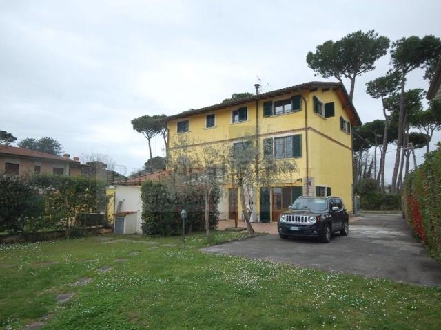 Villetta bifamiliare in vendita di 175 m² in Via delle Vignette, 22