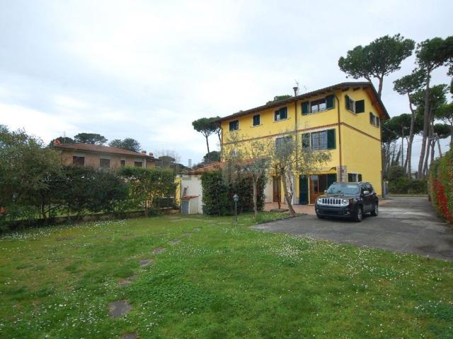 Villetta bifamiliare in vendita di 175 m² in Via delle Vignette, 22
