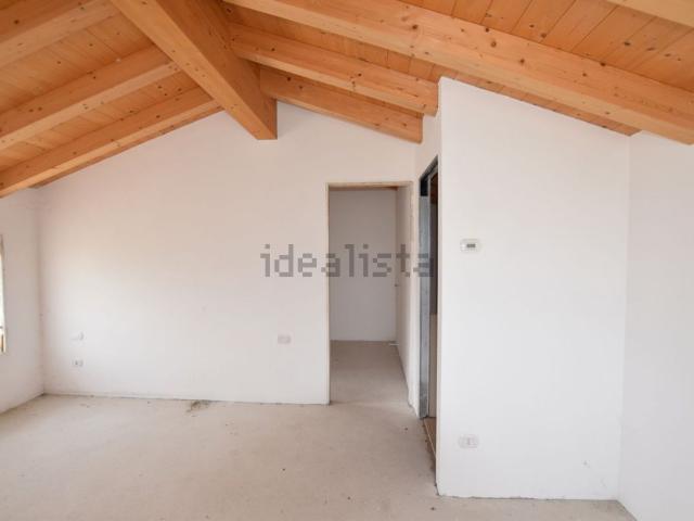 Villetta bifamiliare in vendita di 175 m² in Via delle Cente