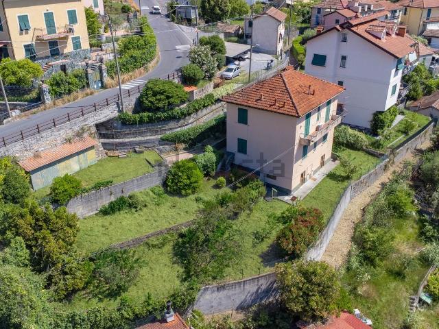 Villetta bifamiliare in vendita di 175 m² in Via Giovanni Trossarelli, 32