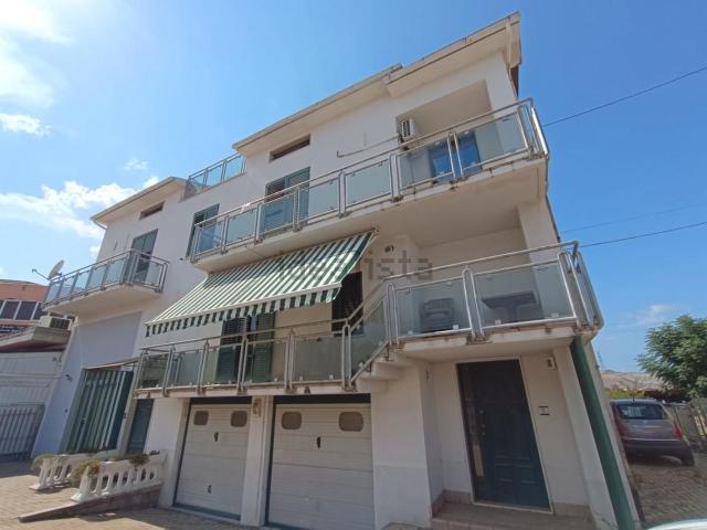 Villetta bifamiliare in vendita di 175 m² in Via Piazzano, 3