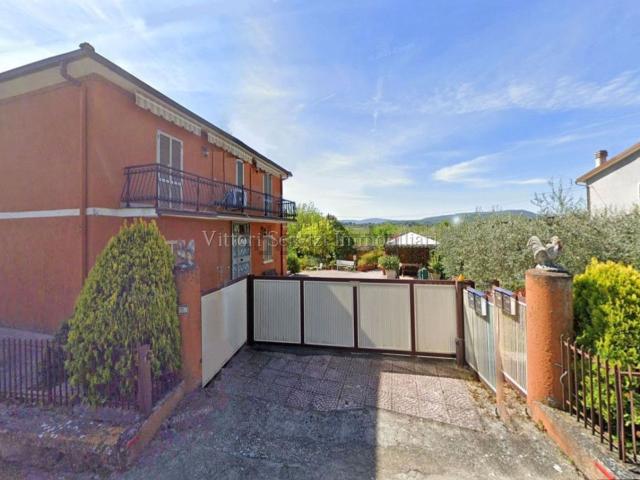 Villetta bifamiliare in vendita di 175 m² in Via Pian delle Noci