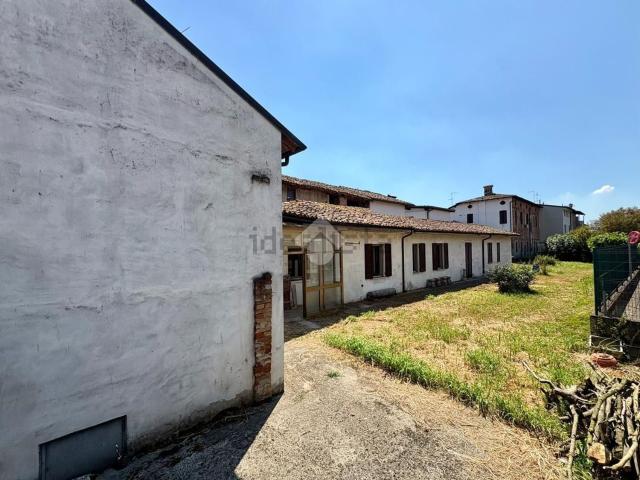 Villetta bifamiliare in vendita di 175 m² in Via Roma, 44