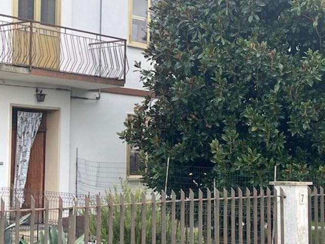 Villetta bifamiliare in vendita di 175 m² in Via Seminiato, 9