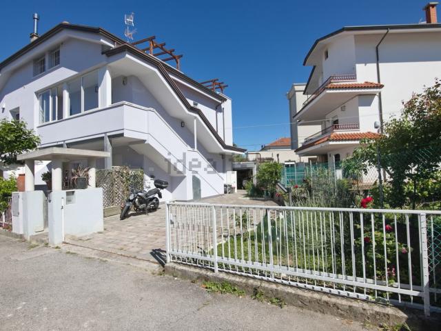 Villetta bifamiliare in vendita di 176 m² in Viale Portoferraio, 9