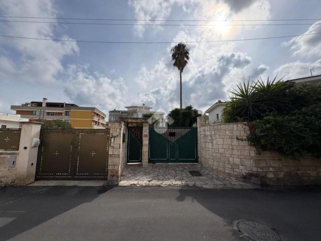 Villetta bifamiliare in vendita di 178 m² in Via Torpediniera Centauro, 6