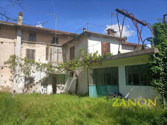 Villetta bifamiliare in vendita di 178 m² in Via Zorutti, 12