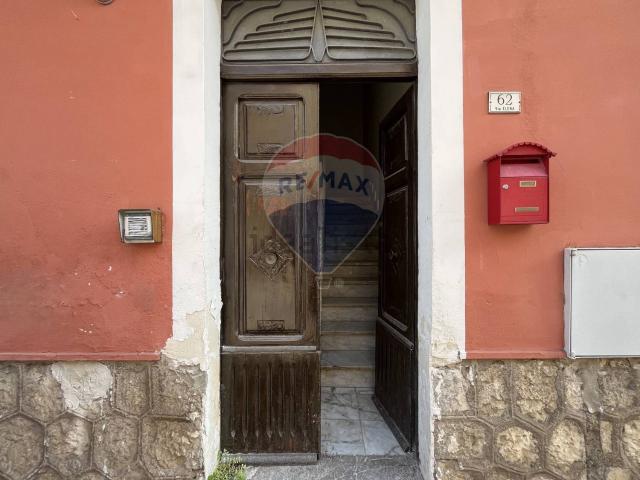 Villetta bifamiliare in vendita di 178 m² in Via Elena, 60