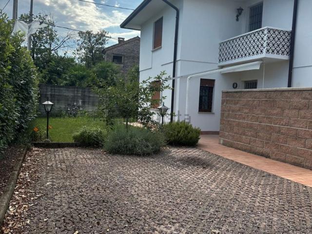 Villetta bifamiliare in vendita di 178 m² in Via Gaidon, 78