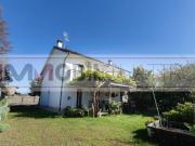 Villetta bifamiliare in vendita di 178 m² in Via Monte Ceneri