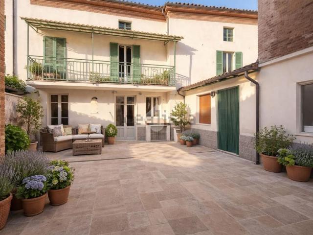 Villetta bifamiliare in vendita di 178 m² in Via San Bernardino, 16