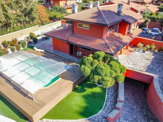 Villetta bifamiliare in vendita di 179 m² in Via 24 Maggio