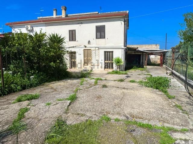 Villetta bifamiliare in vendita di 183 m² in Via Torre, 23